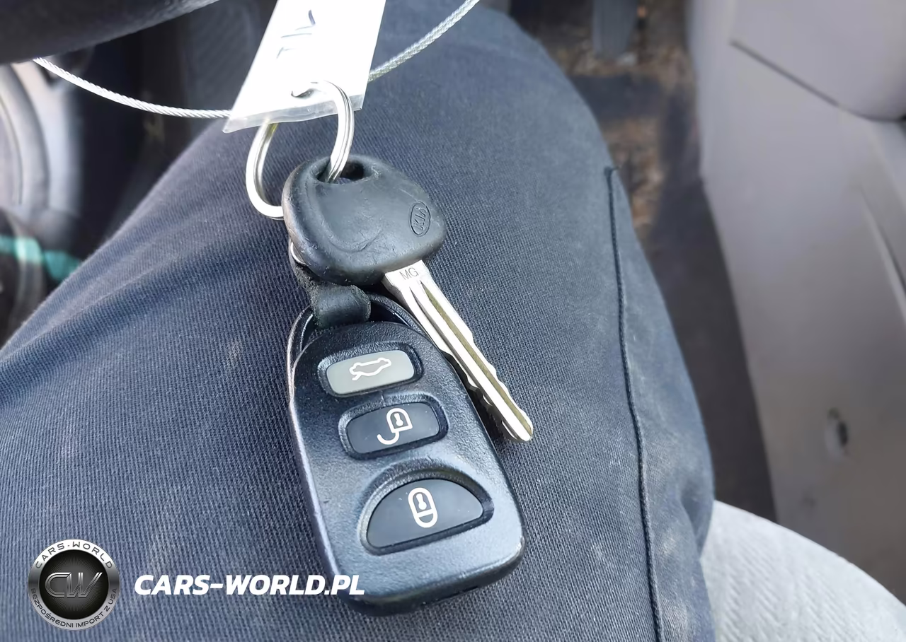 2009 Kia Optima Lx VIN:KNAGE228695296976 - 11