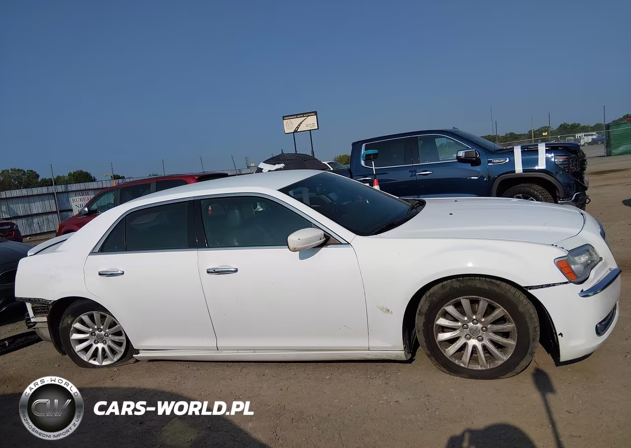 2014 Chrysler 300 VIN:2C3CCAAG7EH216439 - 14