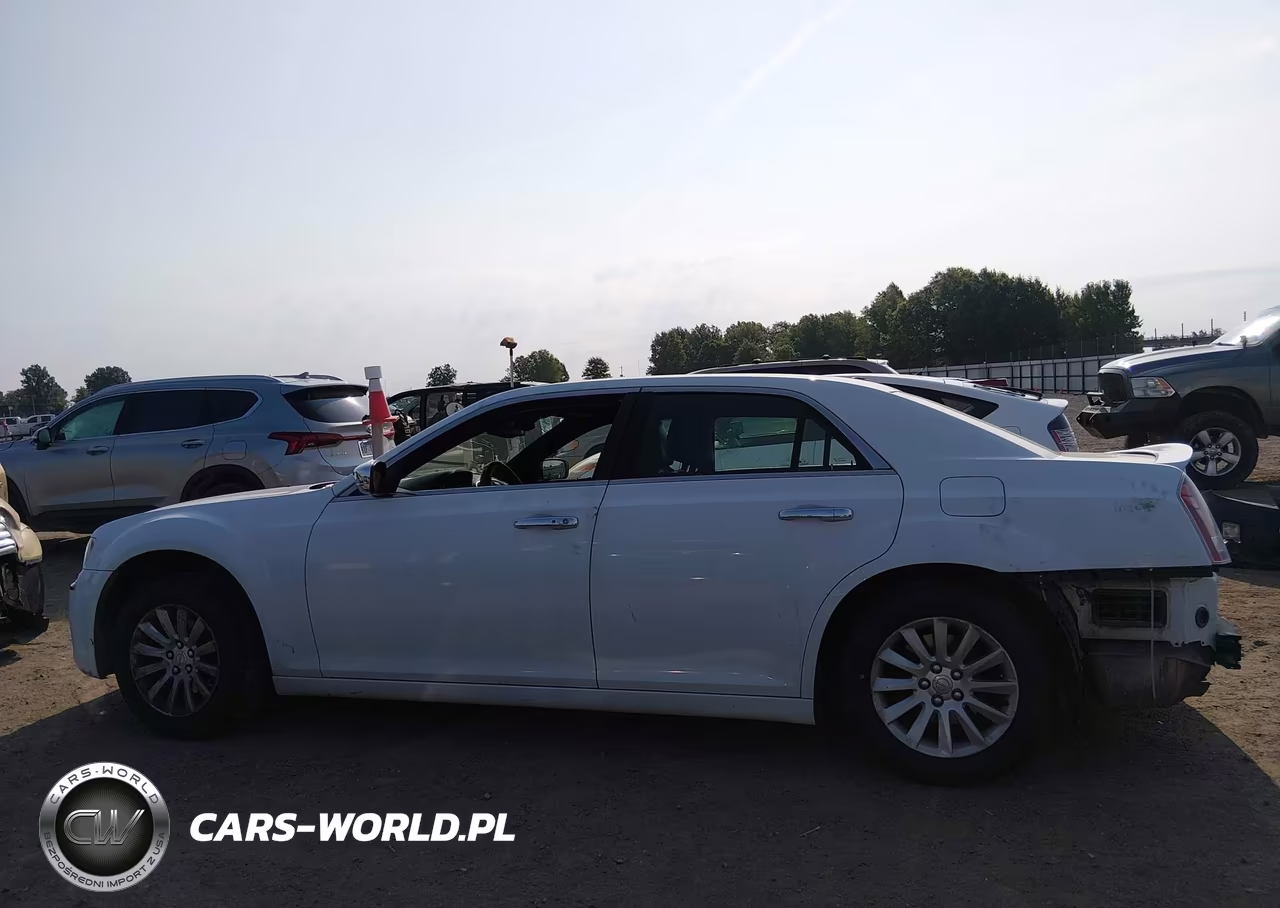 2014 Chrysler 300 VIN:2C3CCAAG7EH216439 - 15