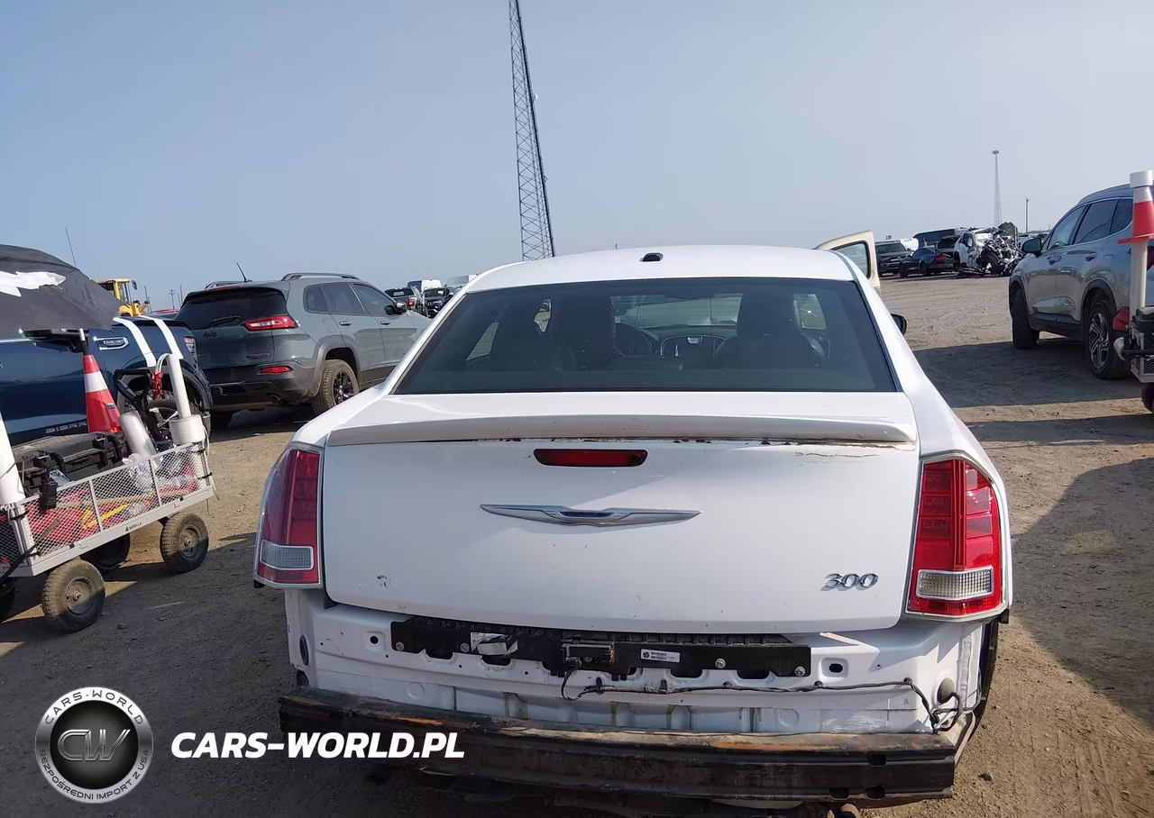 2014 Chrysler 300 VIN:2C3CCAAG7EH216439 - 17
