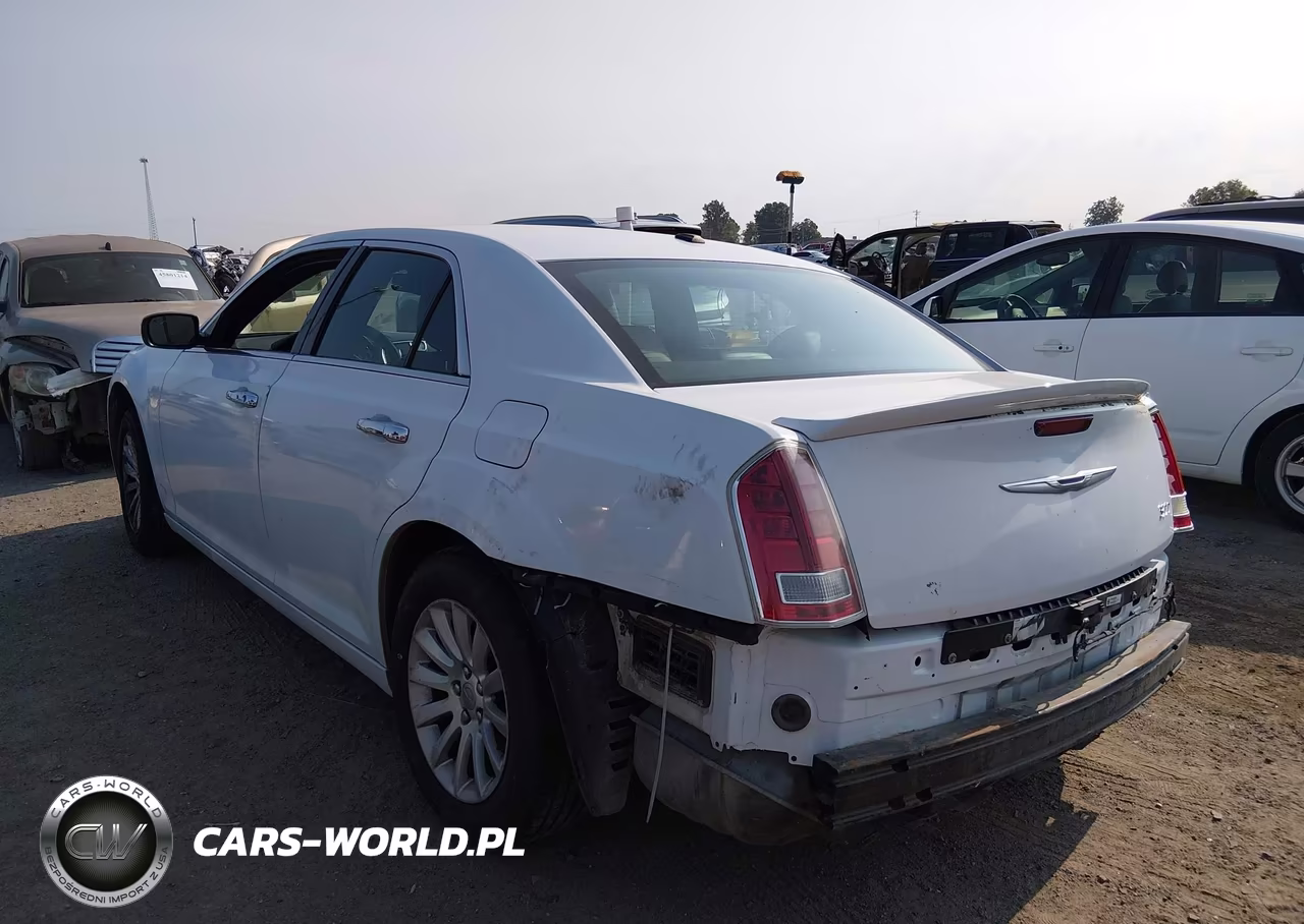 2014 Chrysler 300 VIN:2C3CCAAG7EH216439 - 3