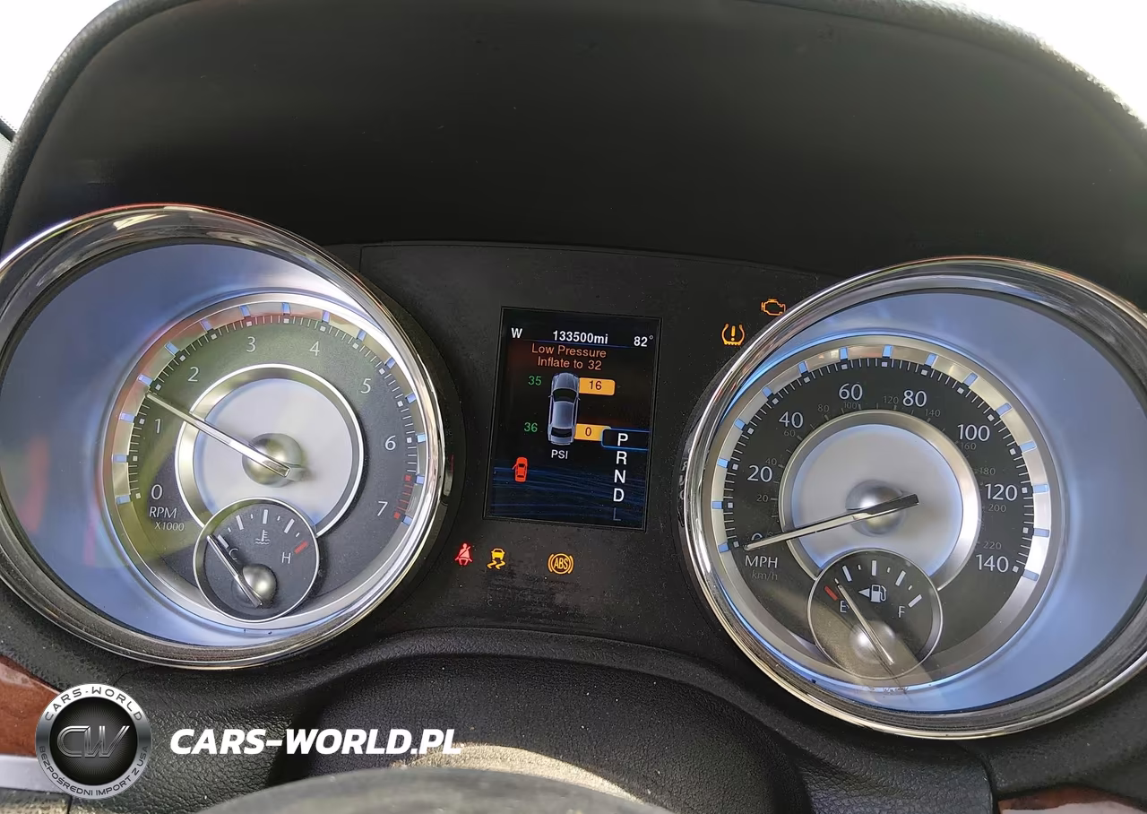 2014 Chrysler 300 VIN:2C3CCAAG7EH216439 - 7