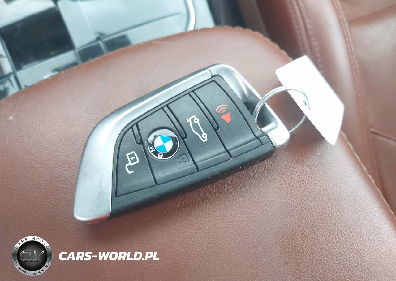 2022 BMW X3 M VIN:5YM13EC03N9J03704 - 11