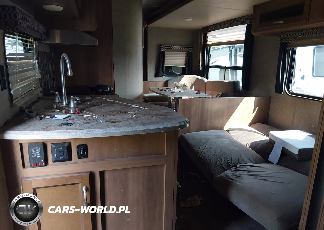 2017 Coachmen 293Rlds VIN:5ZT2CAXBXHT010489 - 5