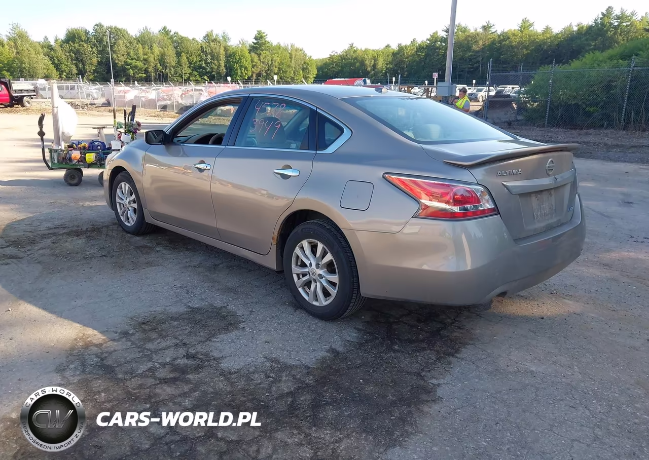 2014 Nissan Altima 2.5 S VIN:1N4AL3AP3EC153783 - 3