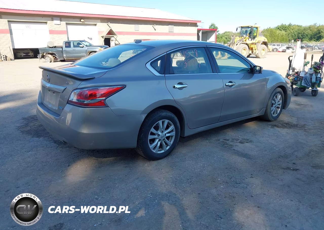2014 Nissan Altima 2.5 S VIN:1N4AL3AP3EC153783 - 4