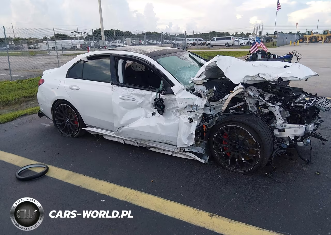 2026 Mercedes-Benz Amg C 63 S E Performance