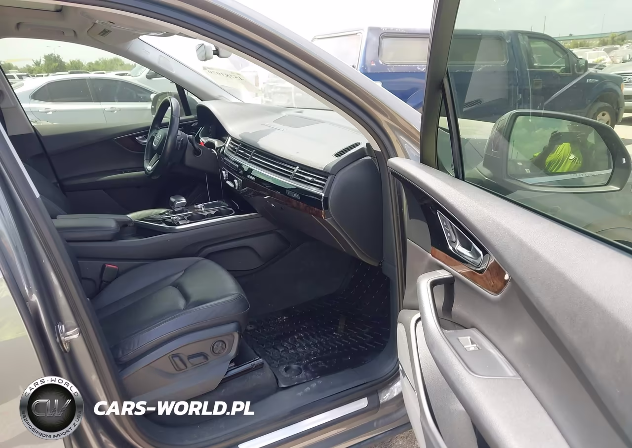 2017 Audi Q7 3.0T Premium VIN:WA1LAAF79HD016295 - 5