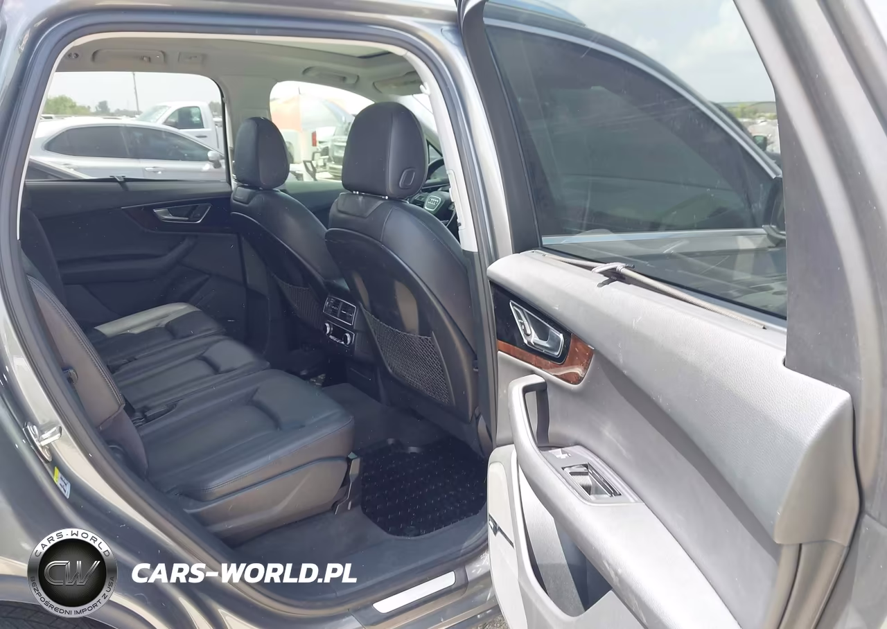 2017 Audi Q7 3.0T Premium VIN:WA1LAAF79HD016295 - 8