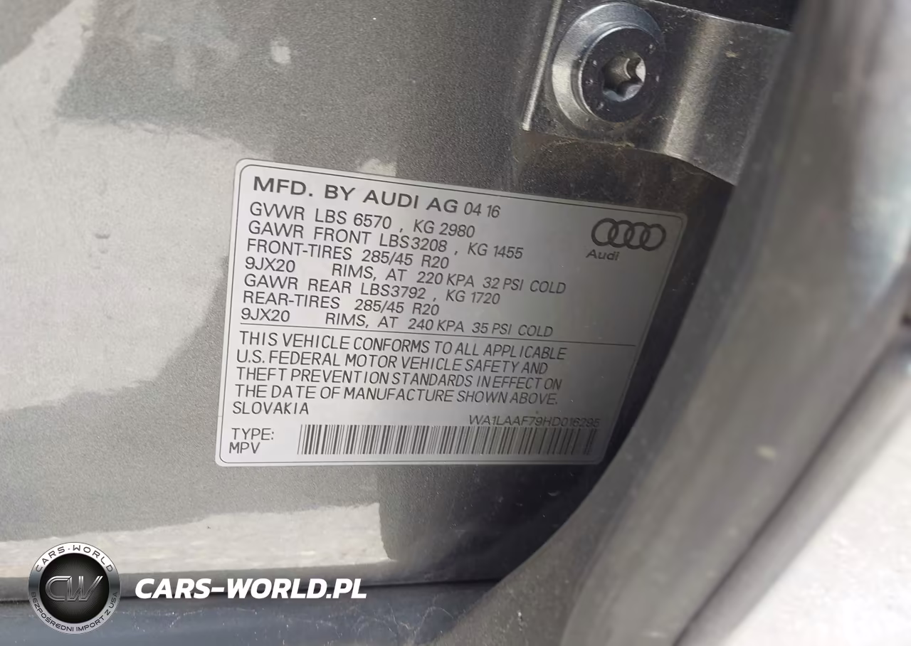 2017 Audi Q7 3.0T Premium VIN:WA1LAAF79HD016295 - 9