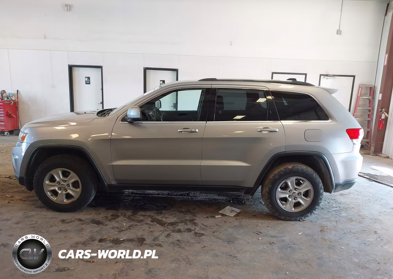 2015 Jeep Grand Cherokee Laredo VIN:1C4RJFAG6FC791340 - 14