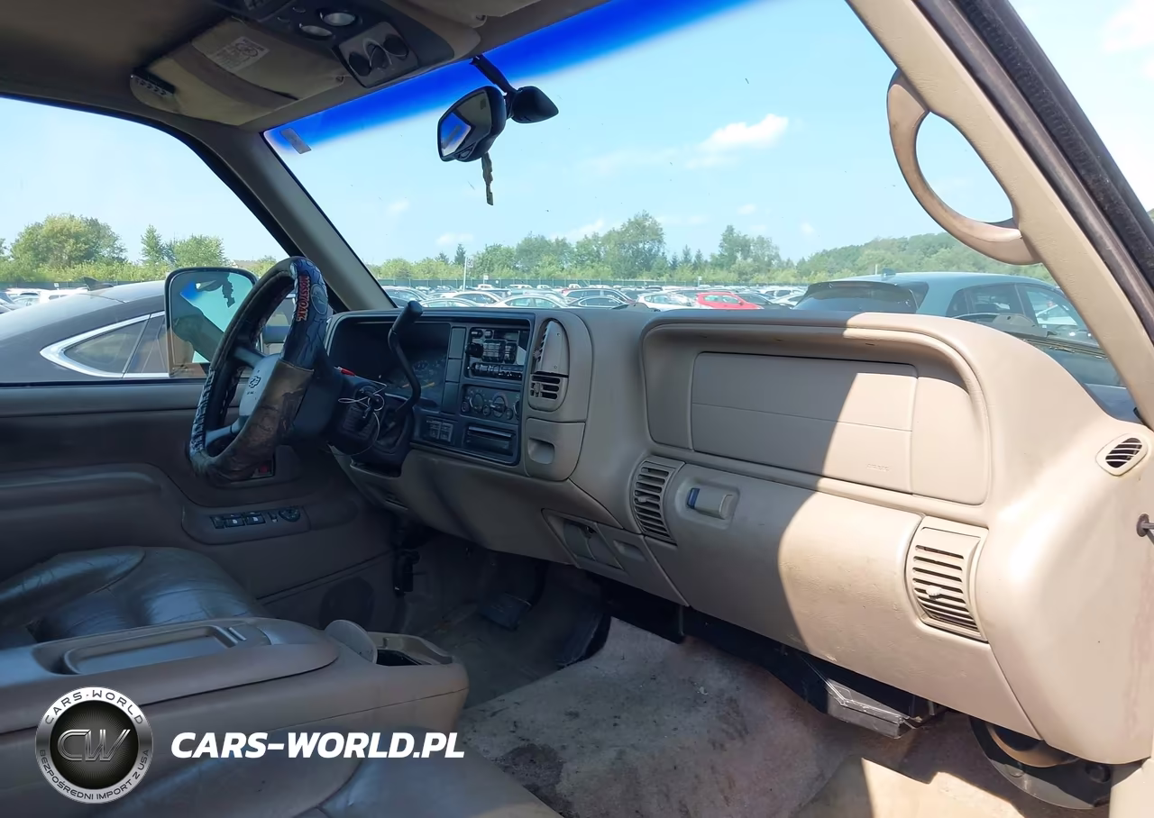 1998 Chevrolet Suburban 1500 VIN:1GNFK16R6WJ306534 - 5