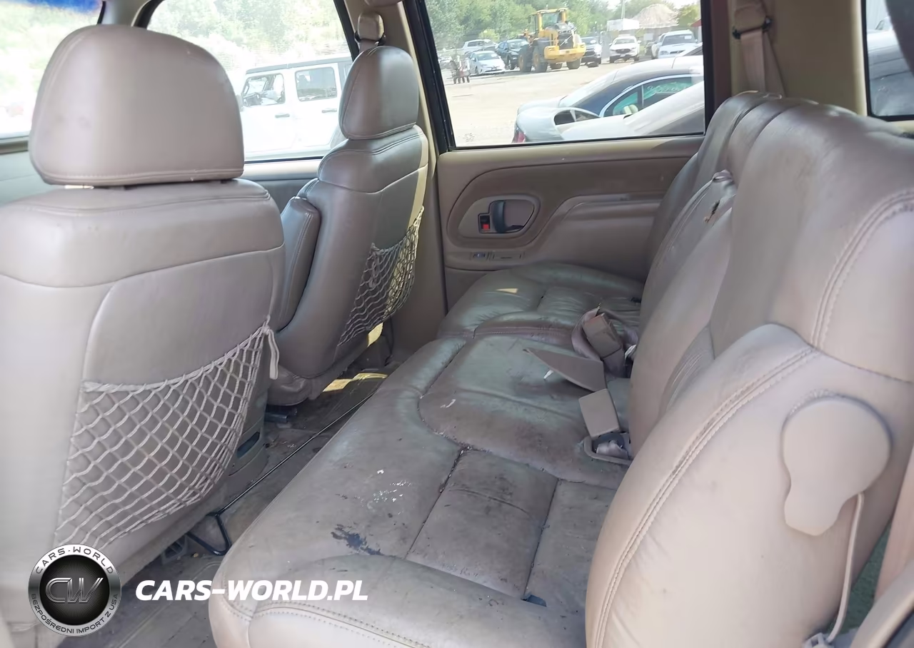 1998 Chevrolet Suburban 1500 VIN:1GNFK16R6WJ306534 - 8