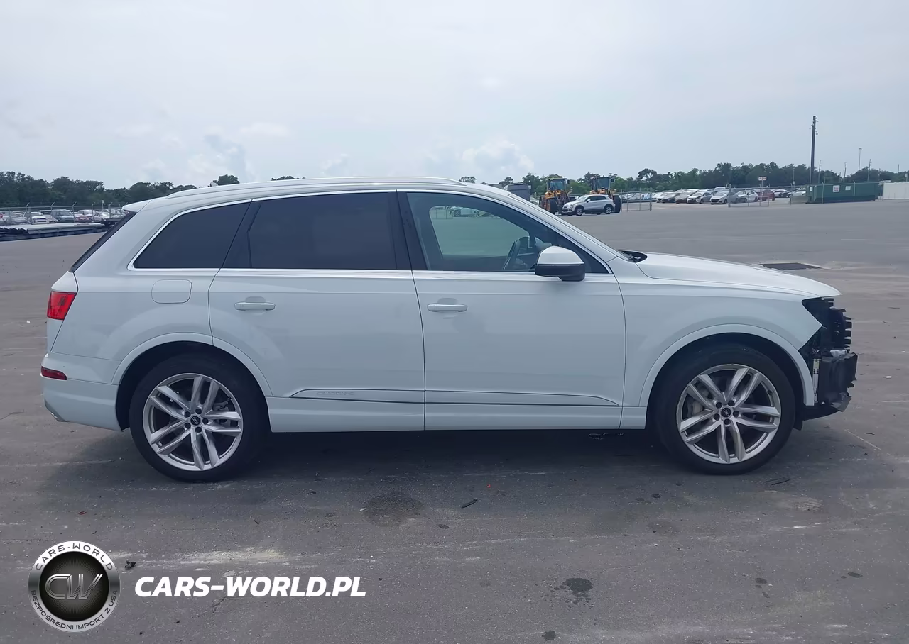 2017 Audi Q7 3.0T Premium VIN:WA1VAAF72HD030211 - 14