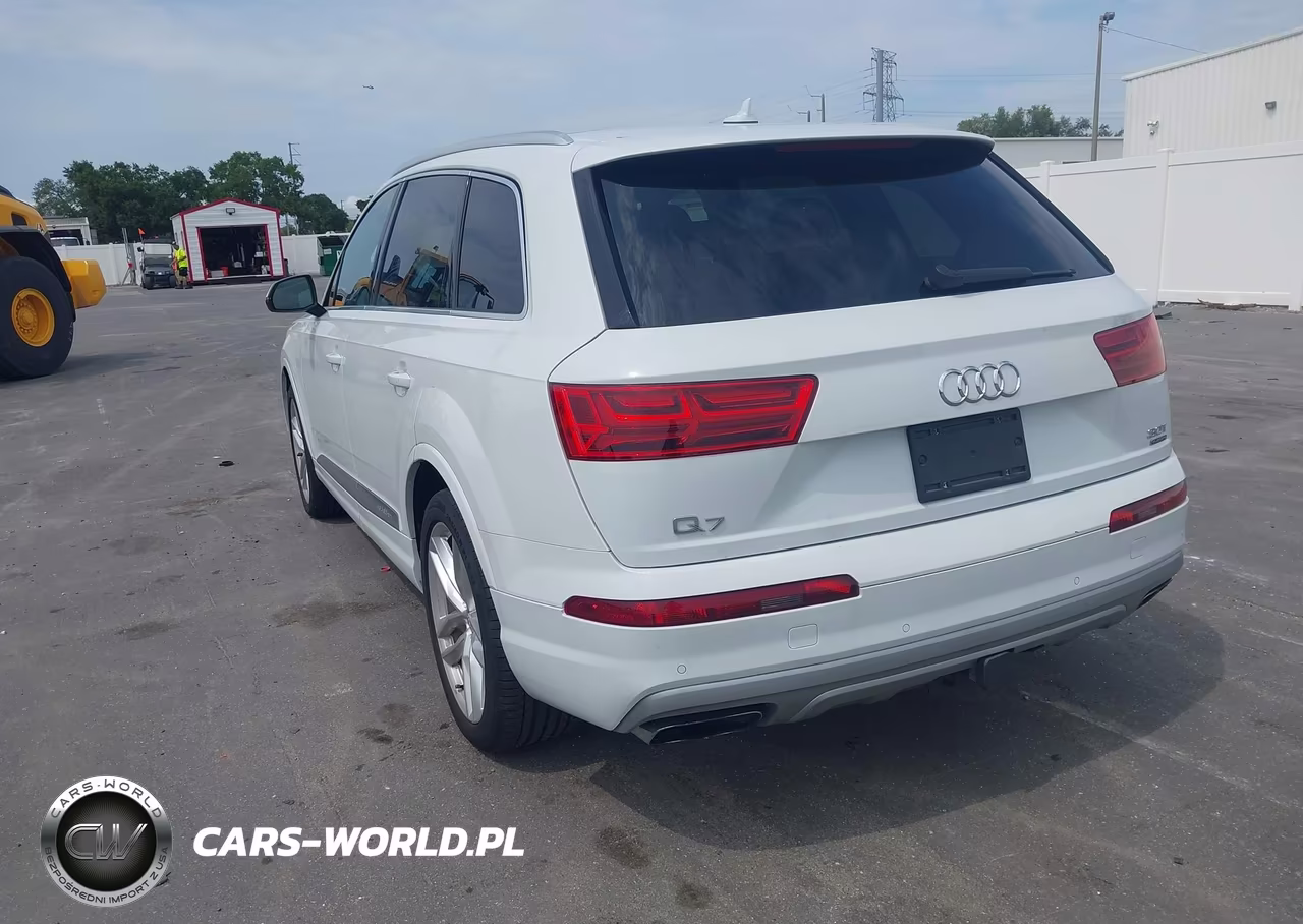 2017 Audi Q7 3.0T Premium VIN:WA1VAAF72HD030211 - 3