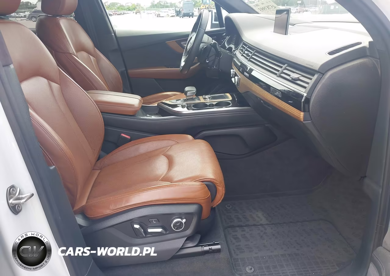 2017 Audi Q7 3.0T Premium VIN:WA1VAAF72HD030211 - 5