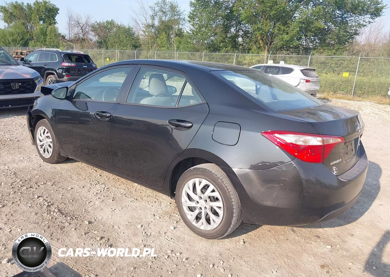 2017 Toyota Corolla Le VIN:2T1BURHE8HC897071 - 3