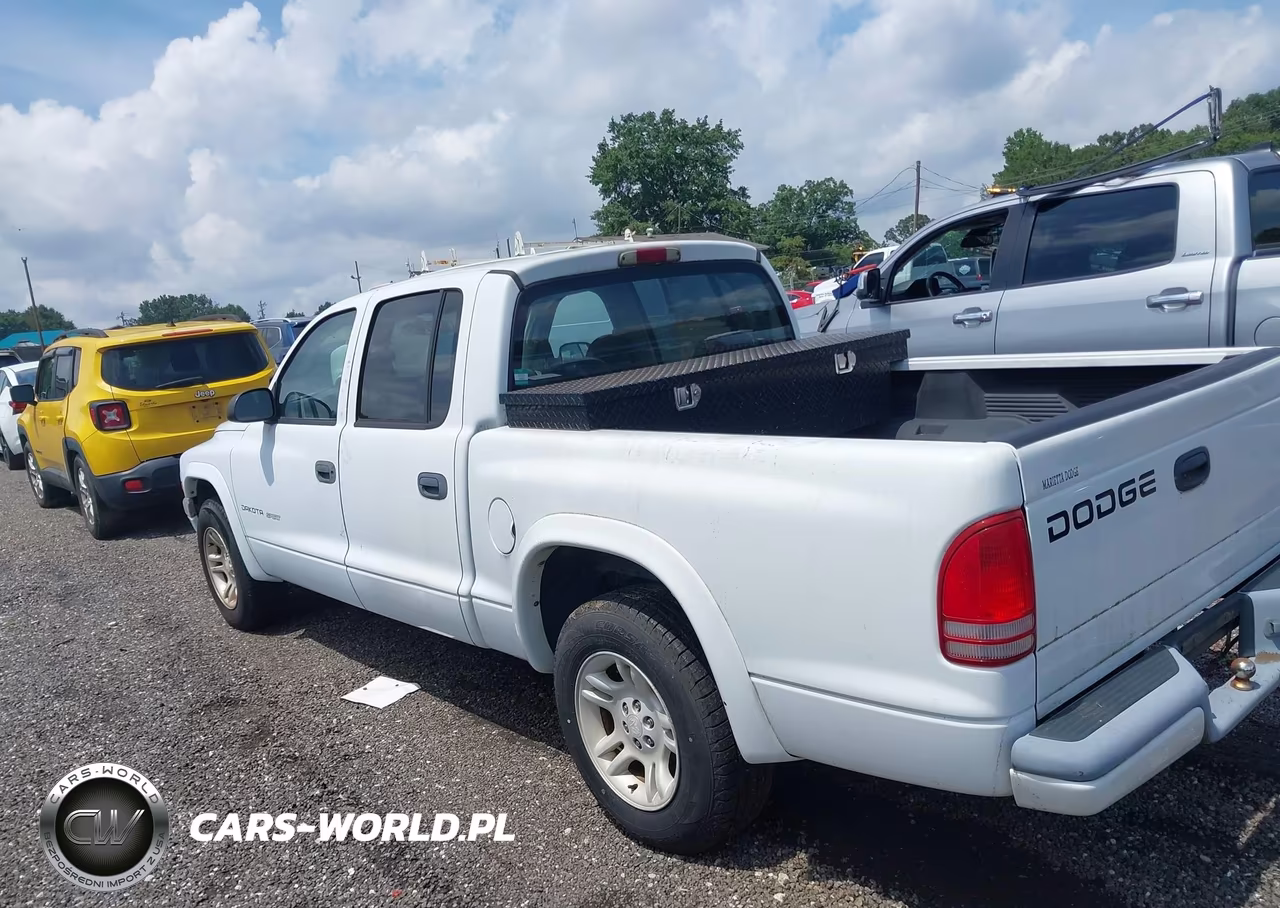 2002 Dodge Dakota Sport VIN:1B7HL38X72S714552 - 3