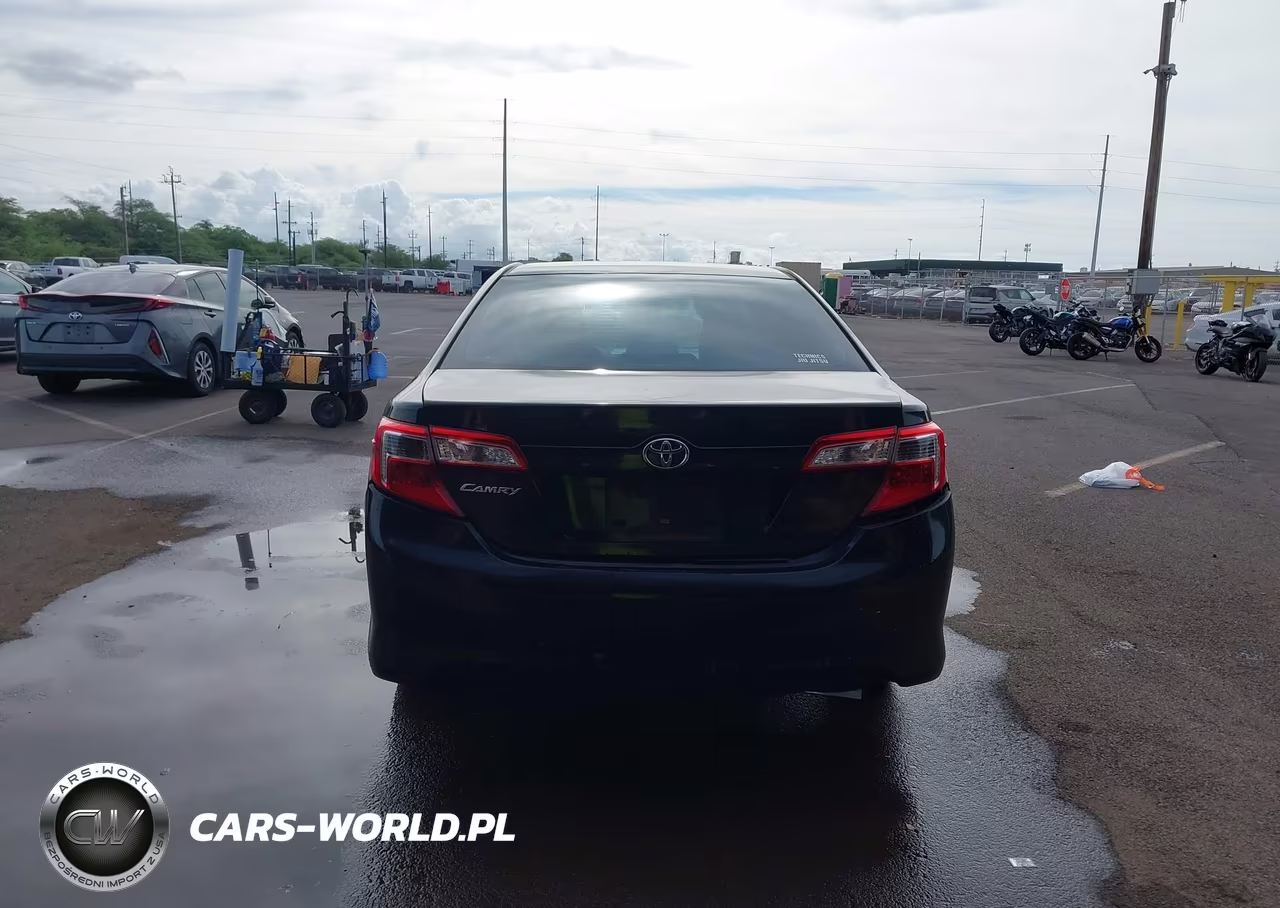 2014 Toyota Camry L VIN:4T1BF1FK1EU802512 - 16