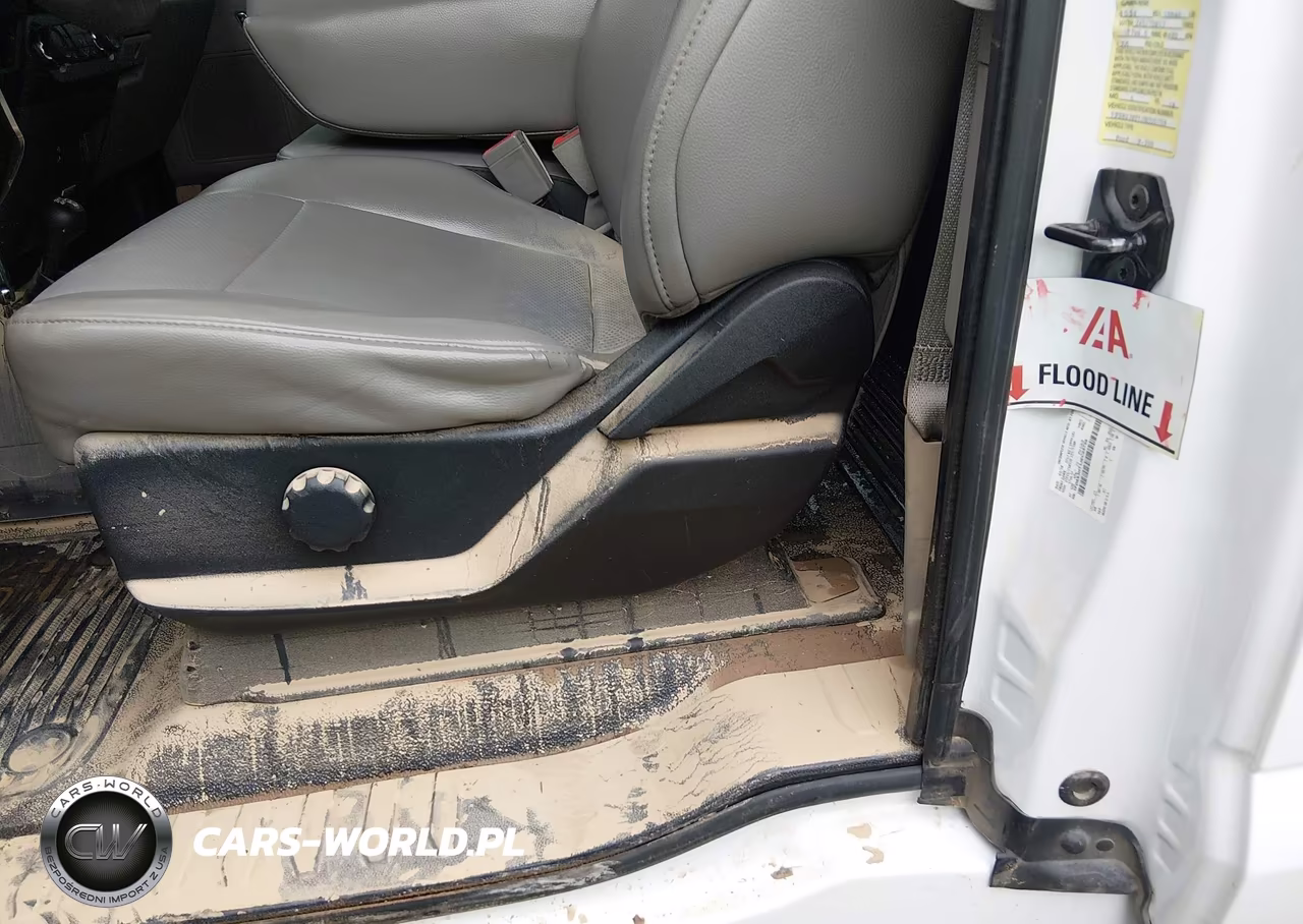 2018 Ford F-350 Chassis Xl VIN:1FD8X3HT1JEC05759 - 12