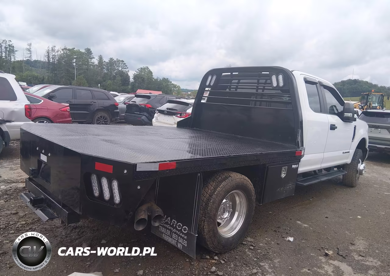 2018 Ford F-350 Chassis Xl VIN:1FD8X3HT1JEC05759 - 4