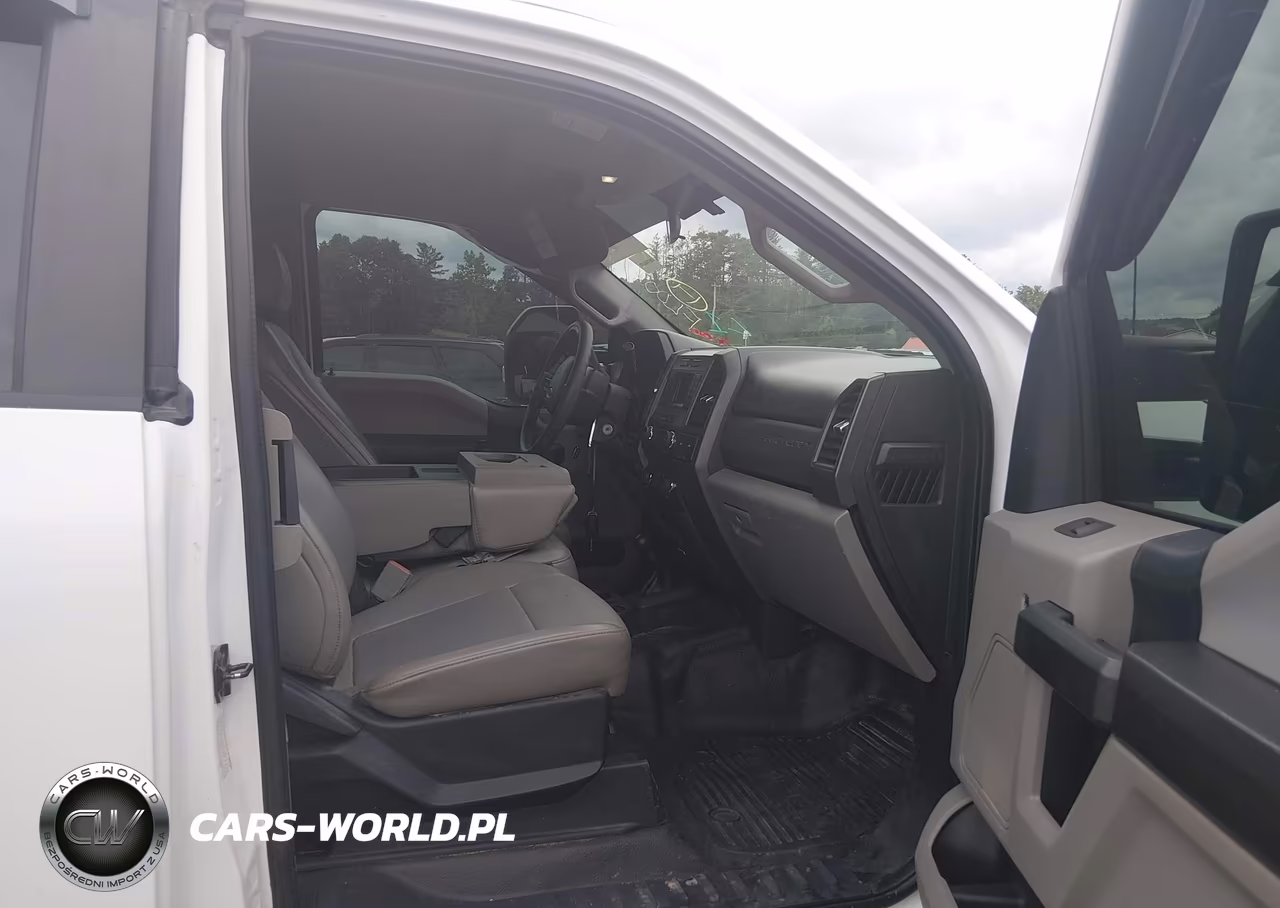 2018 Ford F-350 Chassis Xl VIN:1FD8X3HT1JEC05759 - 5