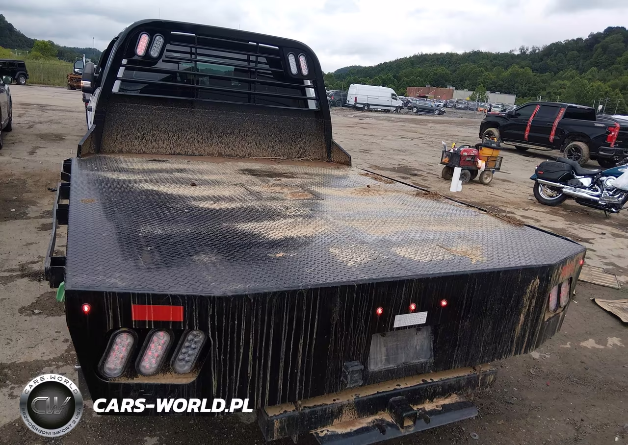 2018 Ford F-350 Chassis Xl VIN:1FD8X3HT1JEC05759 - 8