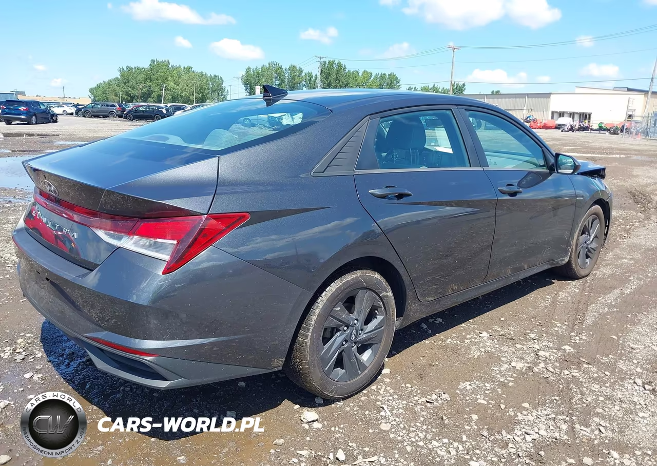 2022 Hyundai Elantra Sel VIN:5NPLS4AG4NH065602 - 4