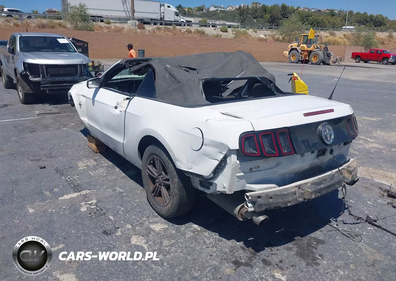 2014 Ford Mustang V6 VIN:1ZVBP8EM6E5208549 - 3