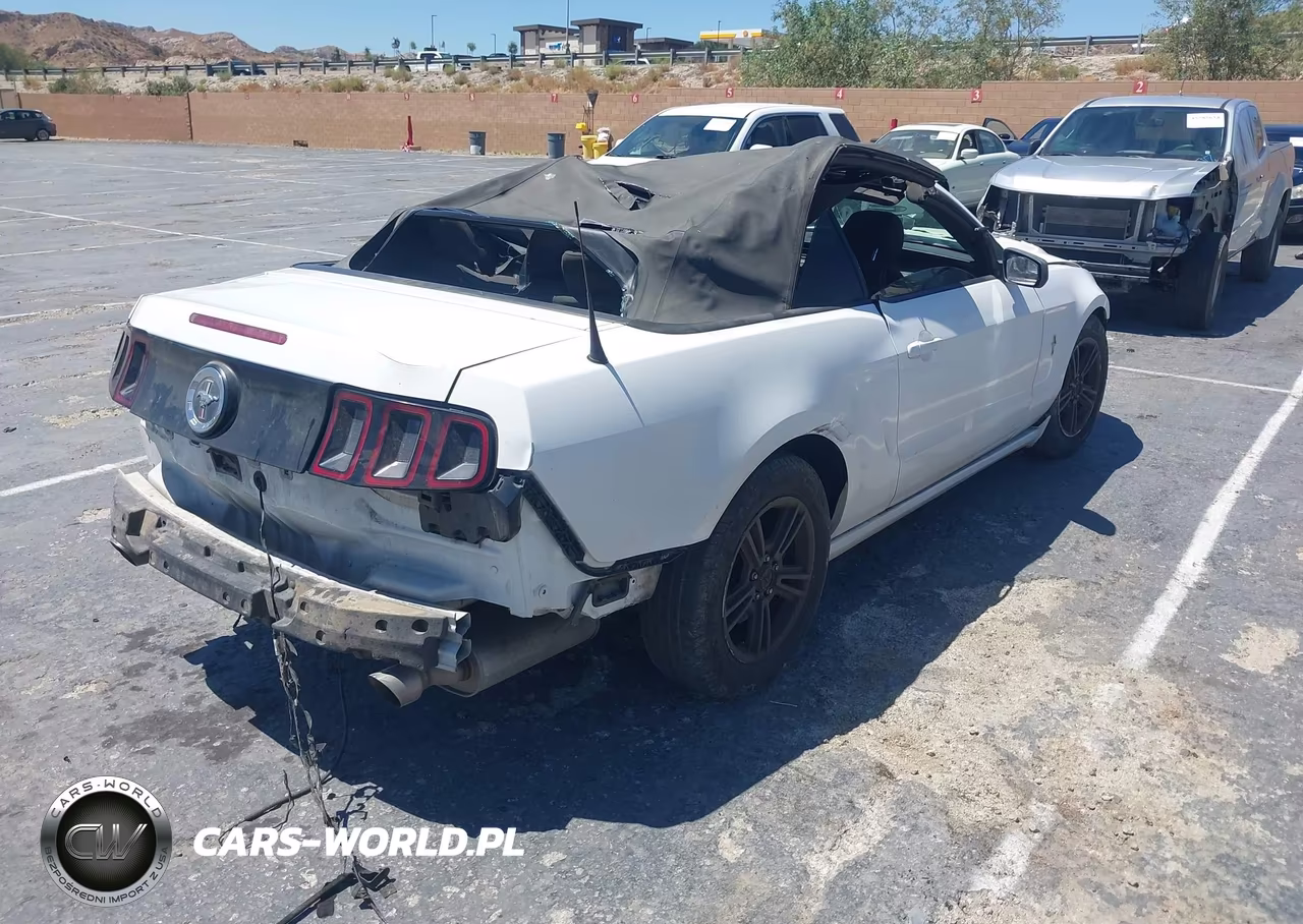 2014 Ford Mustang V6 VIN:1ZVBP8EM6E5208549 - 4