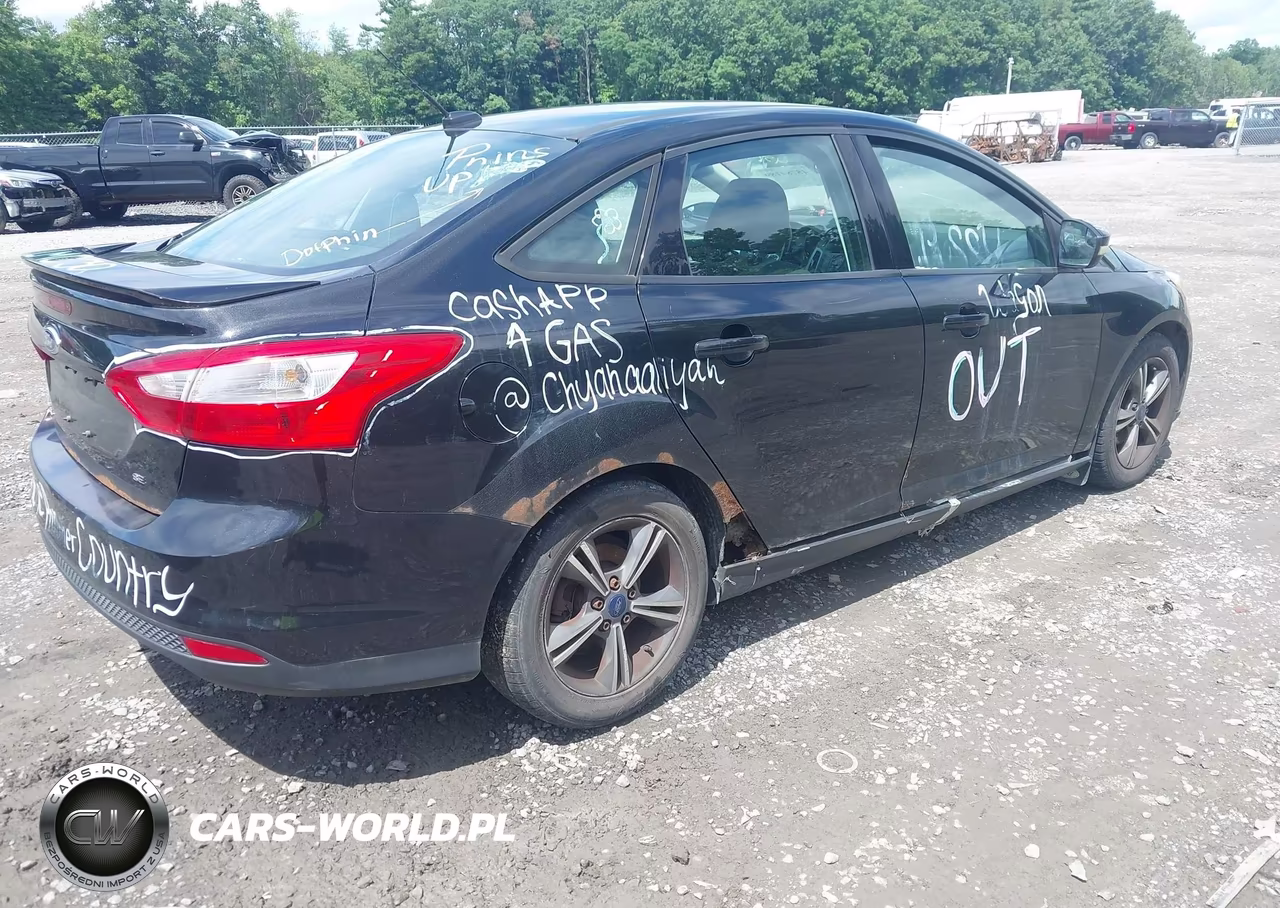 2014 Ford Focus Se VIN:1FADP3F23EL365940 - 4