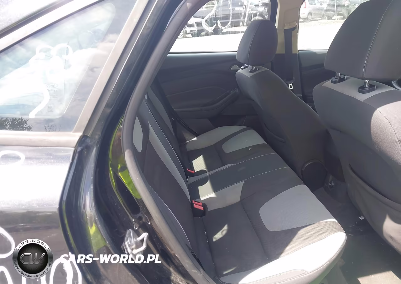 2014 Ford Focus Se VIN:1FADP3F23EL365940 - 8