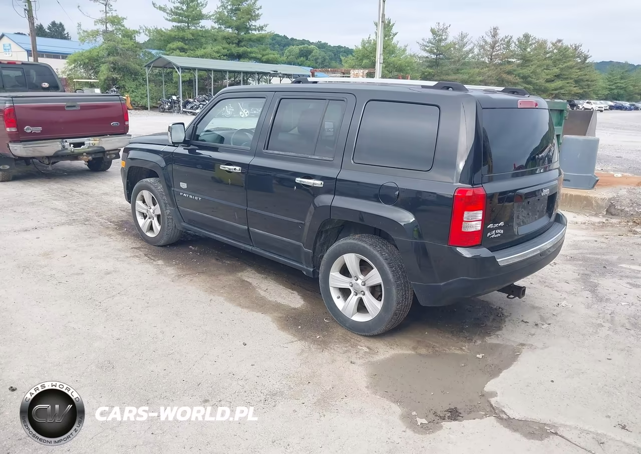 2011 Jeep Patriot Latitude X VIN:1J4NF4GB2BD174855 - 3