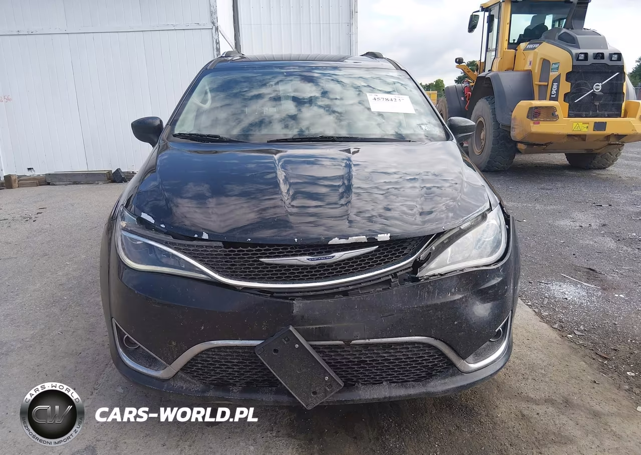 2020 Chrysler Pacifica Touring L VIN:2C4RC1BG1LR110631 - 12