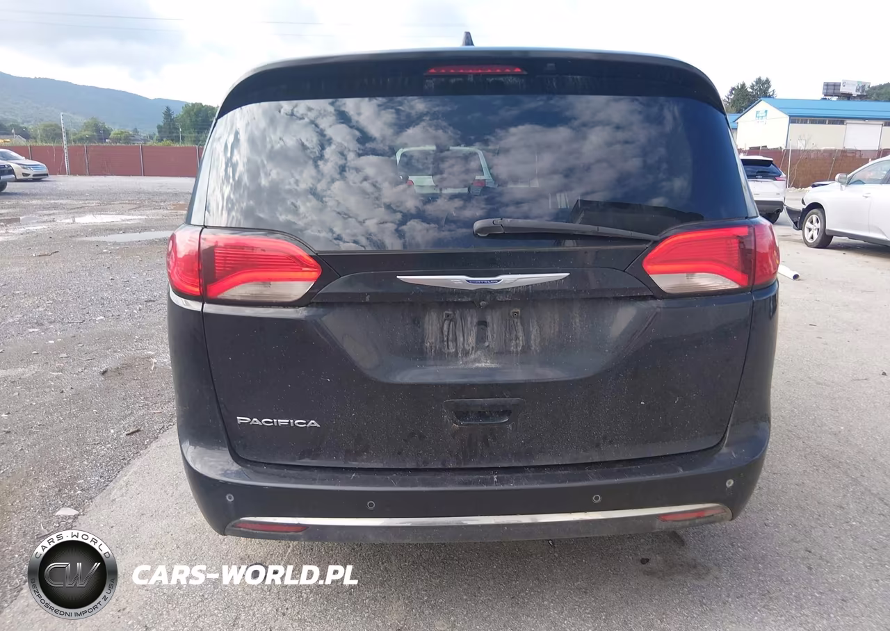 2020 Chrysler Pacifica Touring L VIN:2C4RC1BG1LR110631 - 16