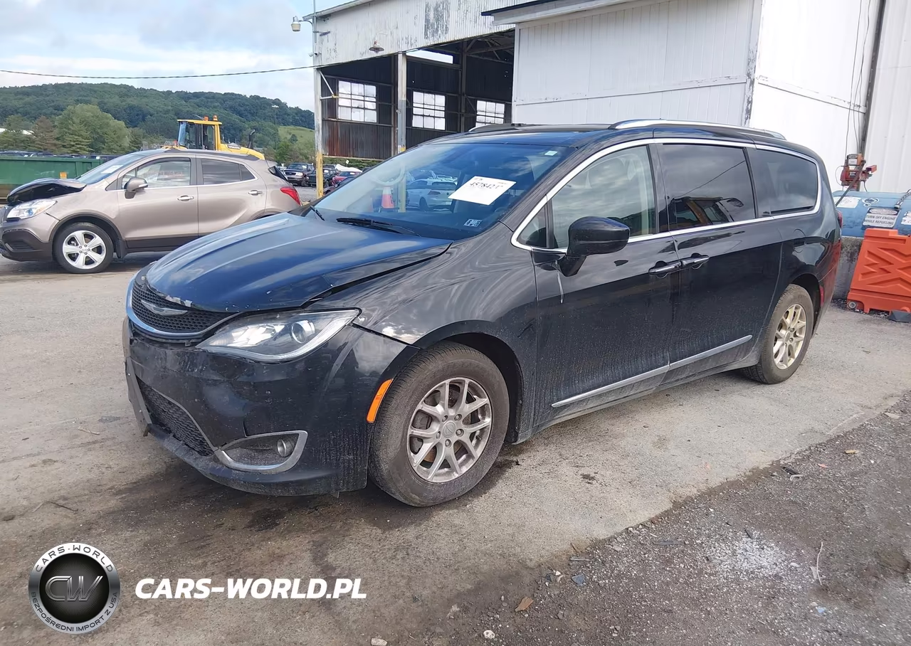 2020 Chrysler Pacifica Touring L VIN:2C4RC1BG1LR110631 - 2