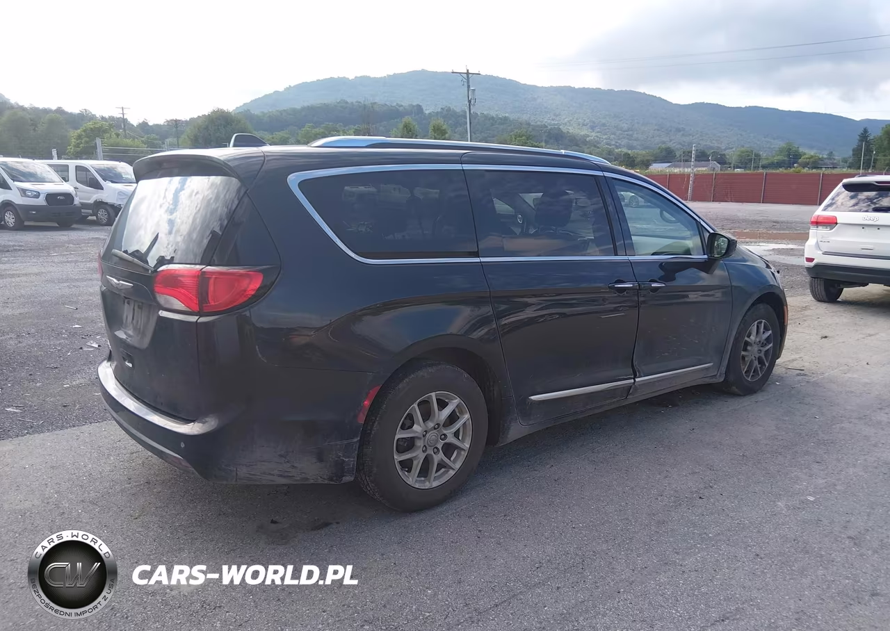 2020 Chrysler Pacifica Touring L VIN:2C4RC1BG1LR110631 - 4