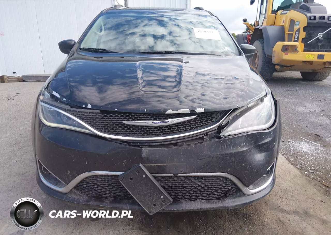 2020 Chrysler Pacifica Touring L VIN:2C4RC1BG1LR110631 - 6