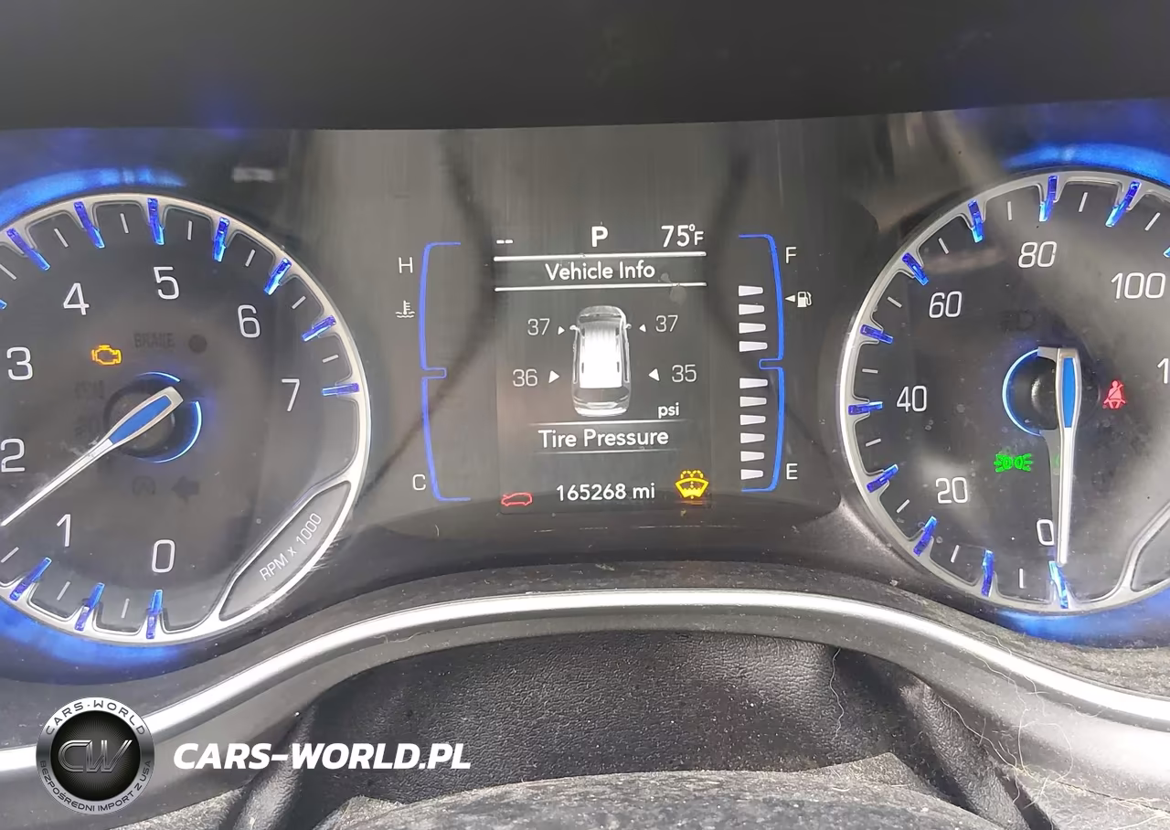 2020 Chrysler Pacifica Touring L VIN:2C4RC1BG1LR110631 - 7