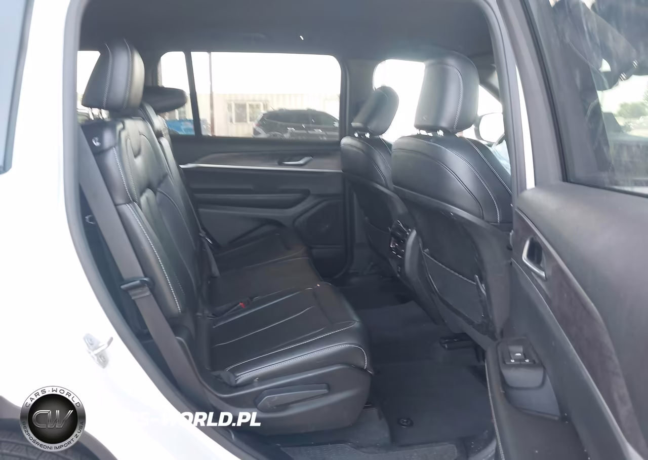2024 Jeep Grand Cherokee L Limited 4X4 VIN:1C4RJKBGXR8579457 - 8