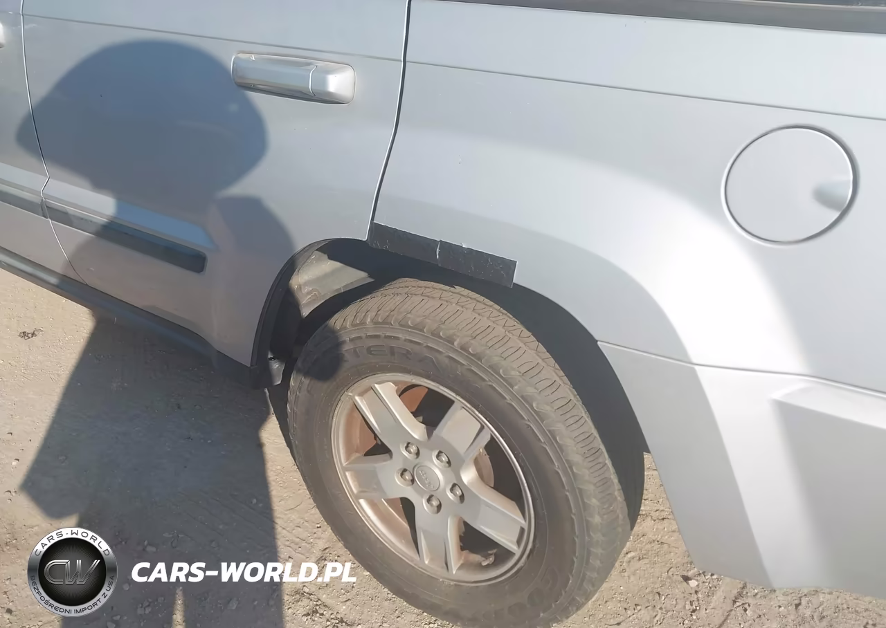 2007 Jeep Grand Cherokee Laredo VIN:1J8GR48K57C688404 - 13