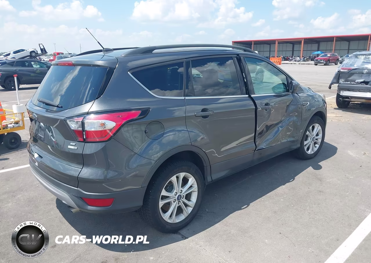 2018 Ford Escape Se VIN:1FMCU9GD2JUC14797 - 4