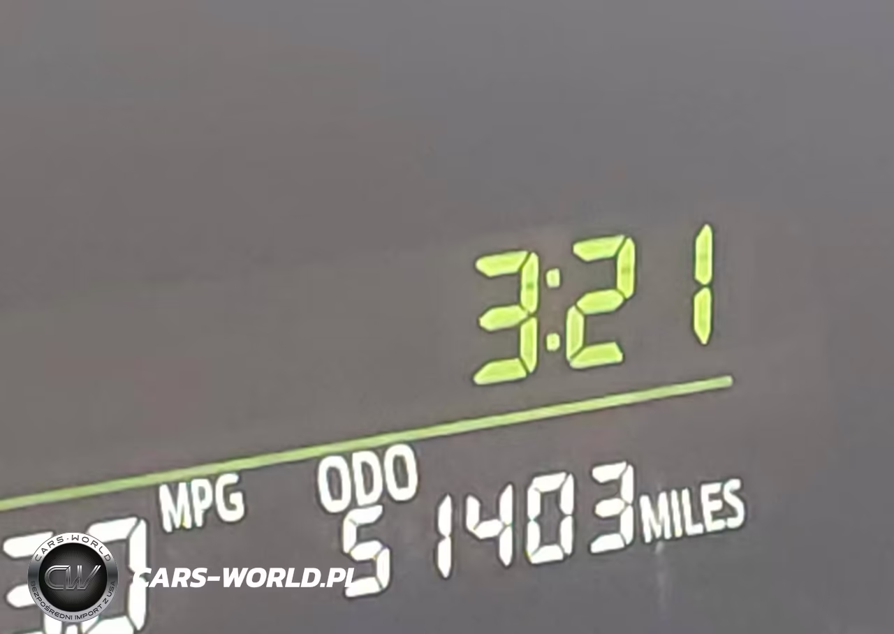 2013 Toyota Prius V Three VIN:JTDZN3EU2D3200596 - 15
