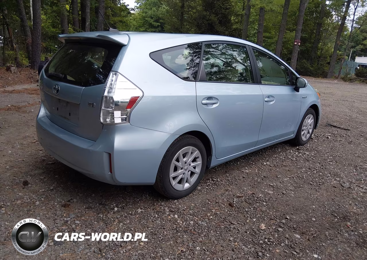 2013 Toyota Prius V Three VIN:JTDZN3EU2D3200596 - 4