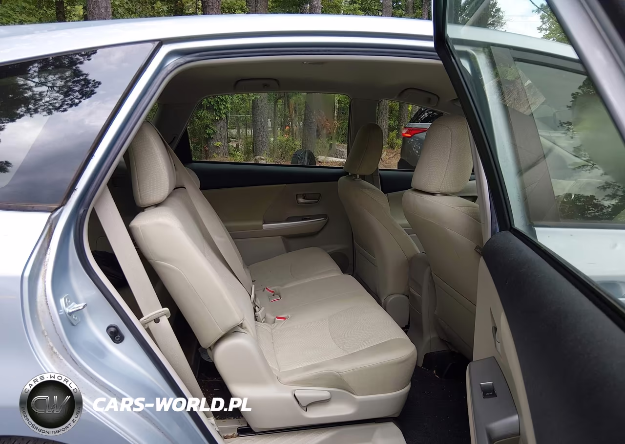 2013 Toyota Prius V Three VIN:JTDZN3EU2D3200596 - 8