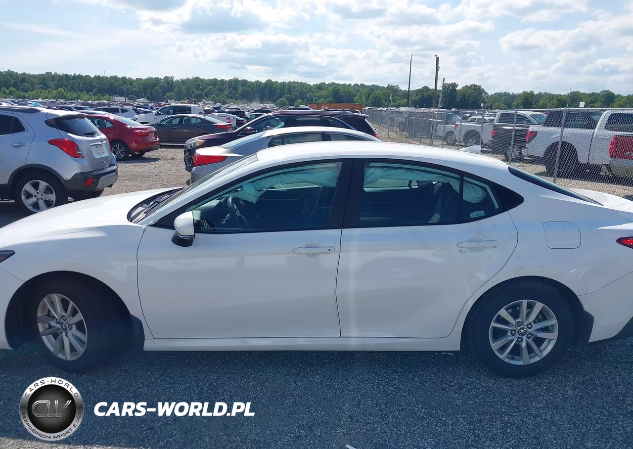 2025 Toyota Camry Le VIN:4T1DAACK4SU126046 - 14