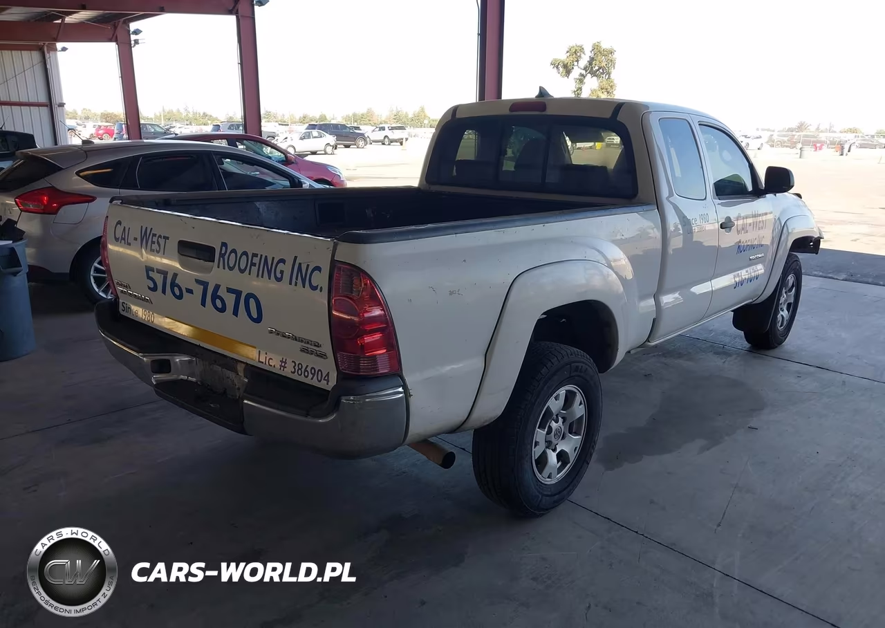 2012 Toyota Tacoma Prerunner VIN:5TFTX4GNXCX014033 - 4