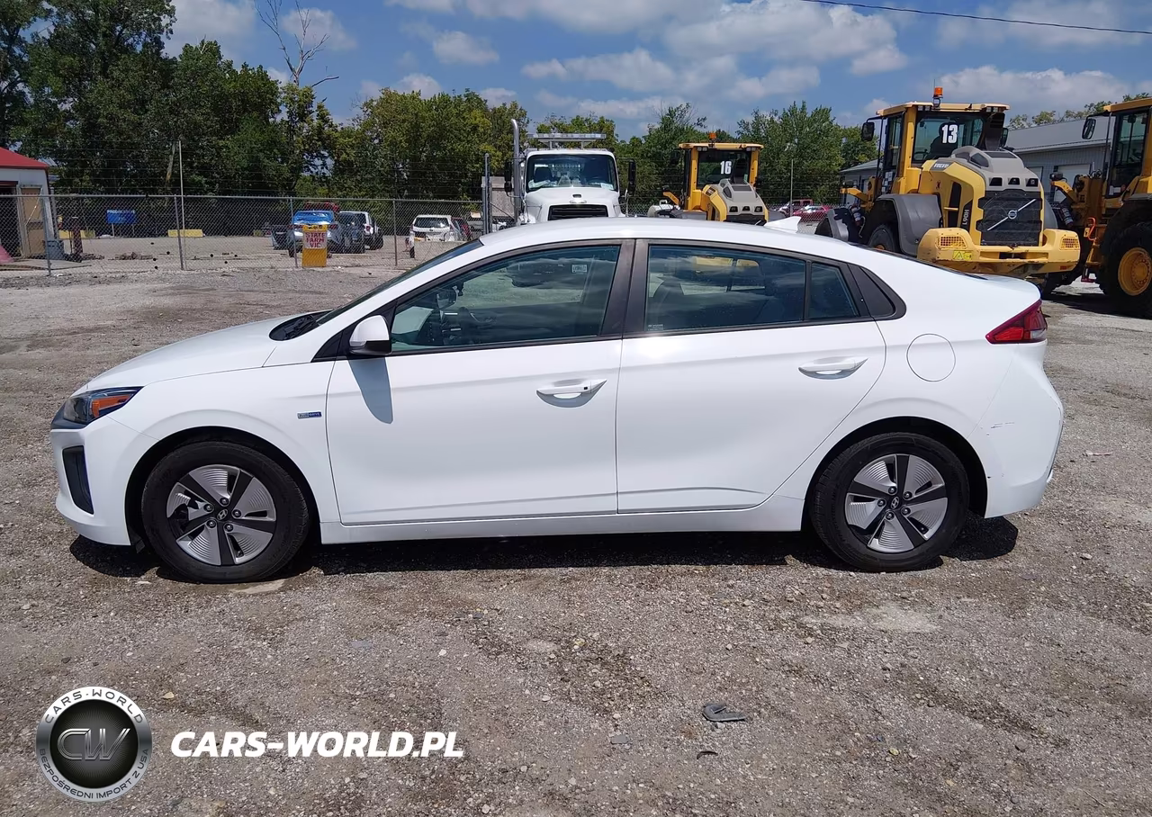 2020 Hyundai Ioniq Hybrid Blue VIN:KMHC65LC3LU231367 - 14