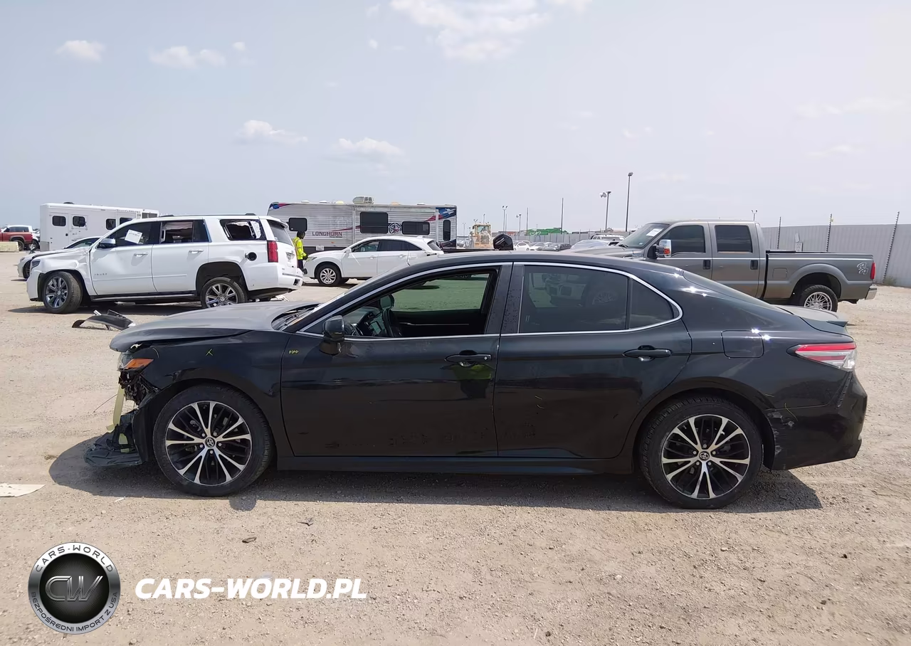 2018 Toyota Camry Se VIN:4T1B11HKXJU659940 - 14
