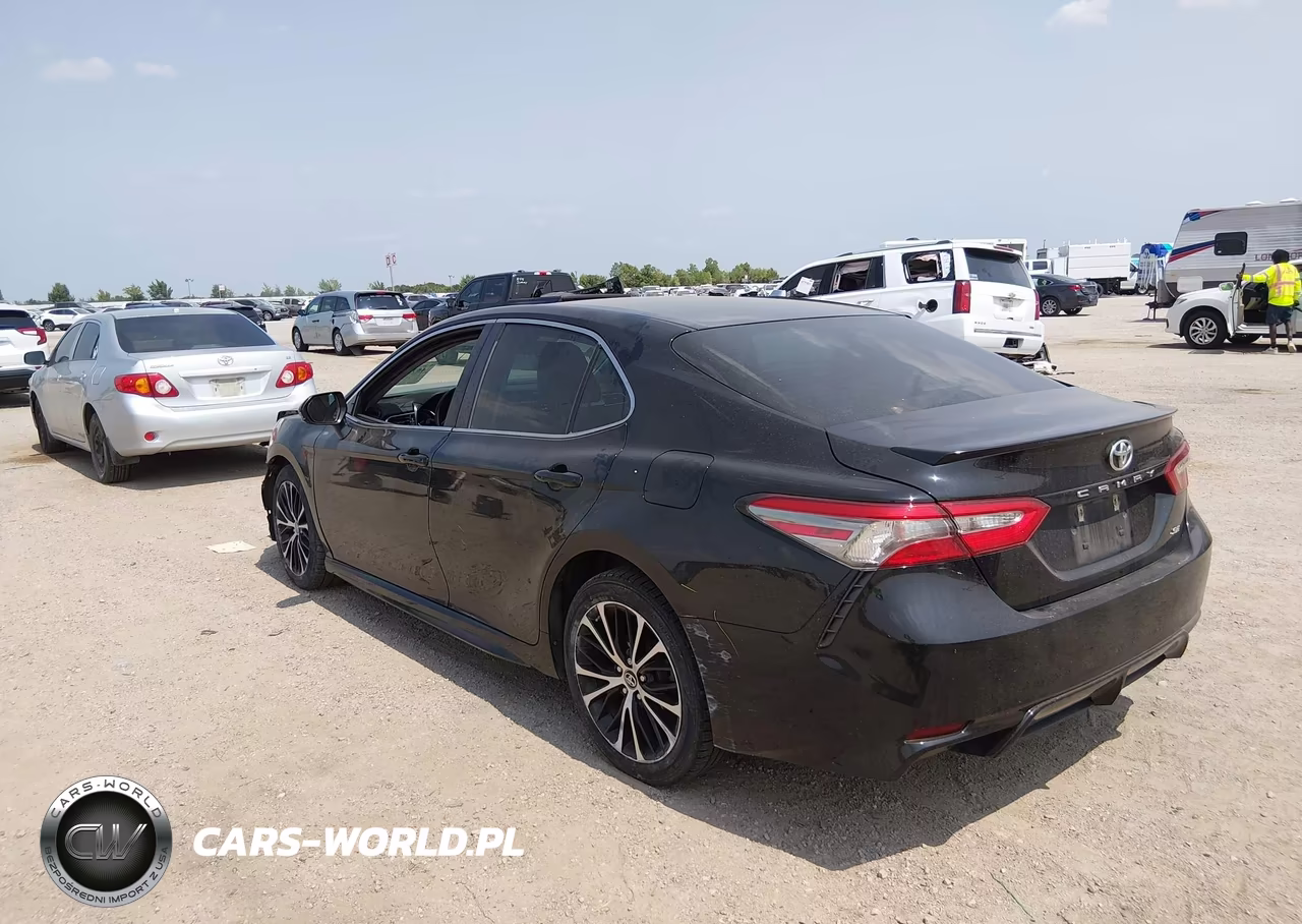 2018 Toyota Camry Se VIN:4T1B11HKXJU659940 - 3
